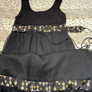 Women’s M XXI Sleeveless black maxi w/ southwestern pattern across bust and hem